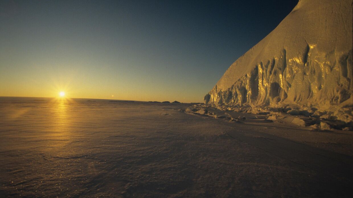 Закат над Антарктидой.