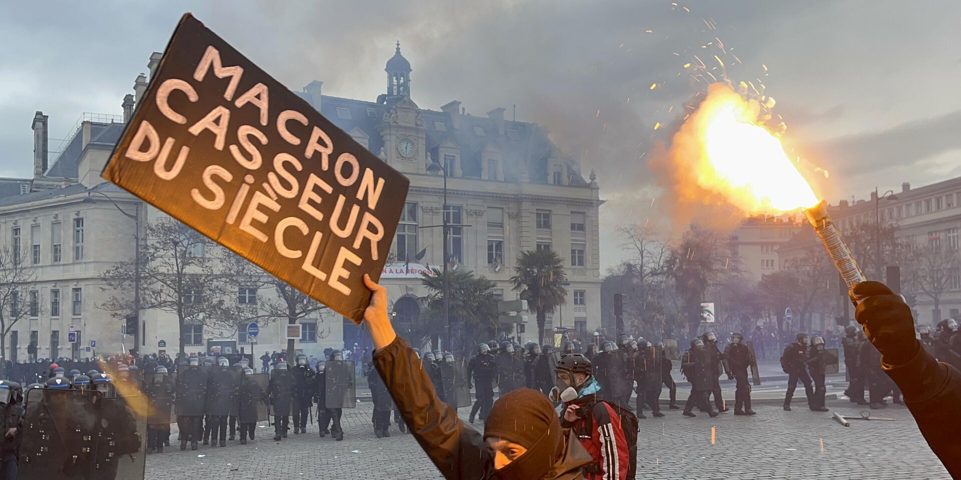 Акция протеста против пенсионной реформы в Париже - ИноСМИ, 1920, 24.04.2023