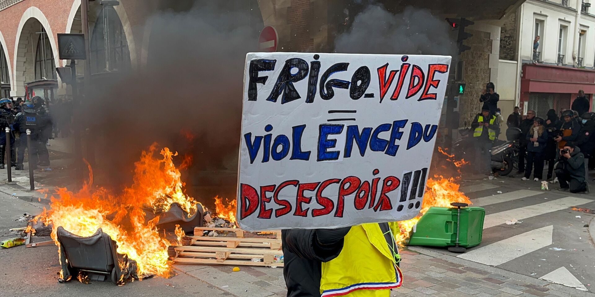 Протесты против пенсионной реформы продолжаются в Париже - ИноСМИ, 1920, 02.05.2023