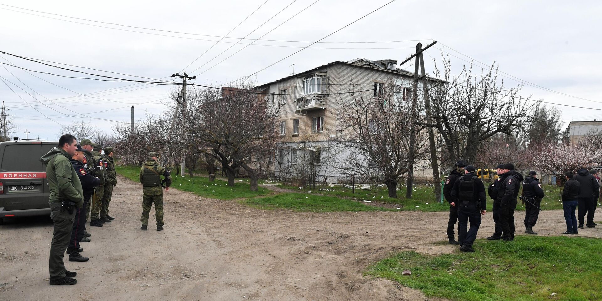 Многоквартирный дом в Мелитополе, поврежденный в результате обстрела со стороны ВСУ. - ИноСМИ, 1920, 02.04.2023