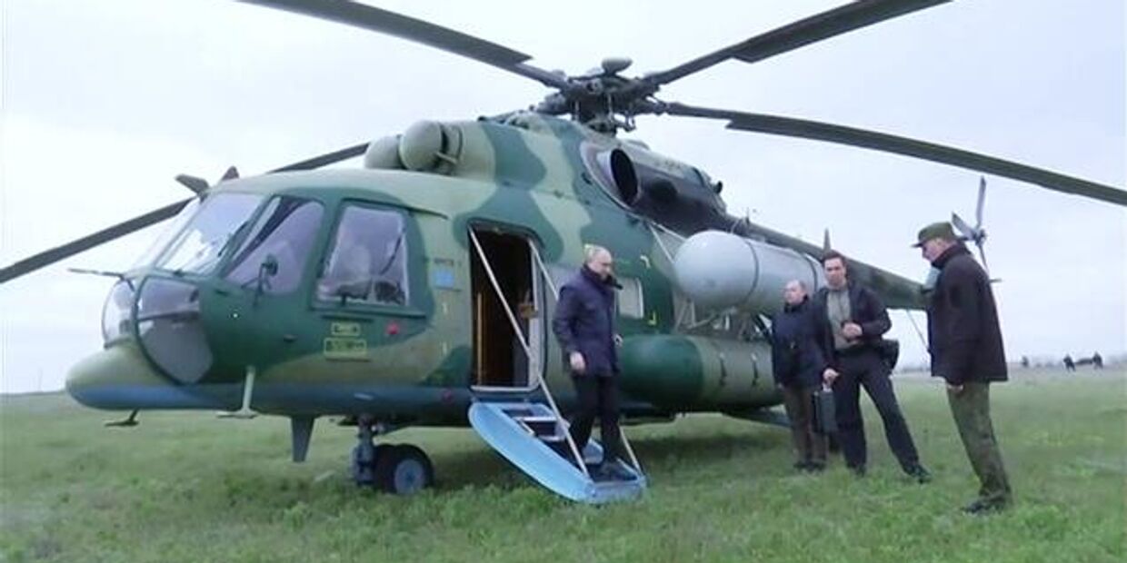 Президент РФ В. Путин посетил штабы группировок Днепр и Восток в зоне СВО