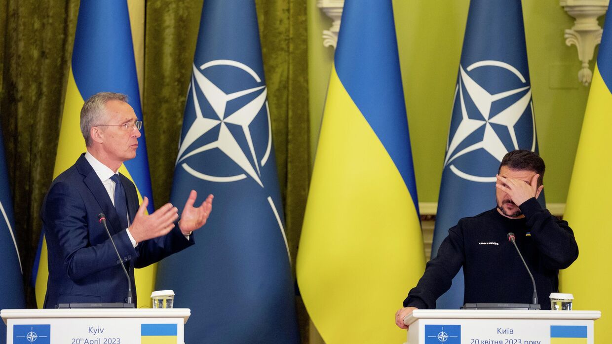 Генеральный секретарь НАТО Йенс Столтенберг и президент Украины Владимир Зеленский в Киеве.  20 апреля 2023 года.