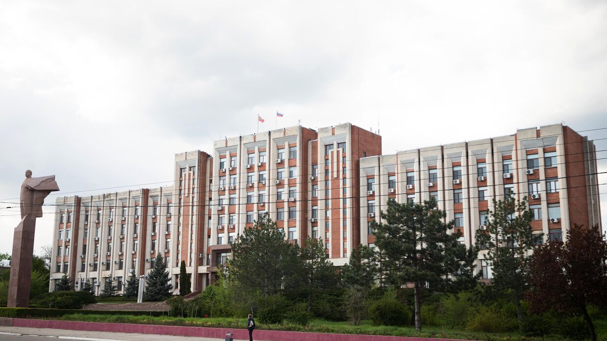 Здание Верховного Совета и Правительства Приднестровской Молдавской Республики в Тирасполе