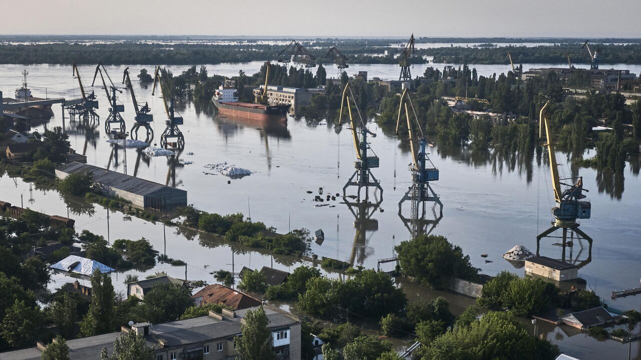 После взрыва Каховской ГЭС: отдых на черноморских пляжах под вопросом? (bTV  новините, Болгария) | 14.06.2023, ИноСМИ