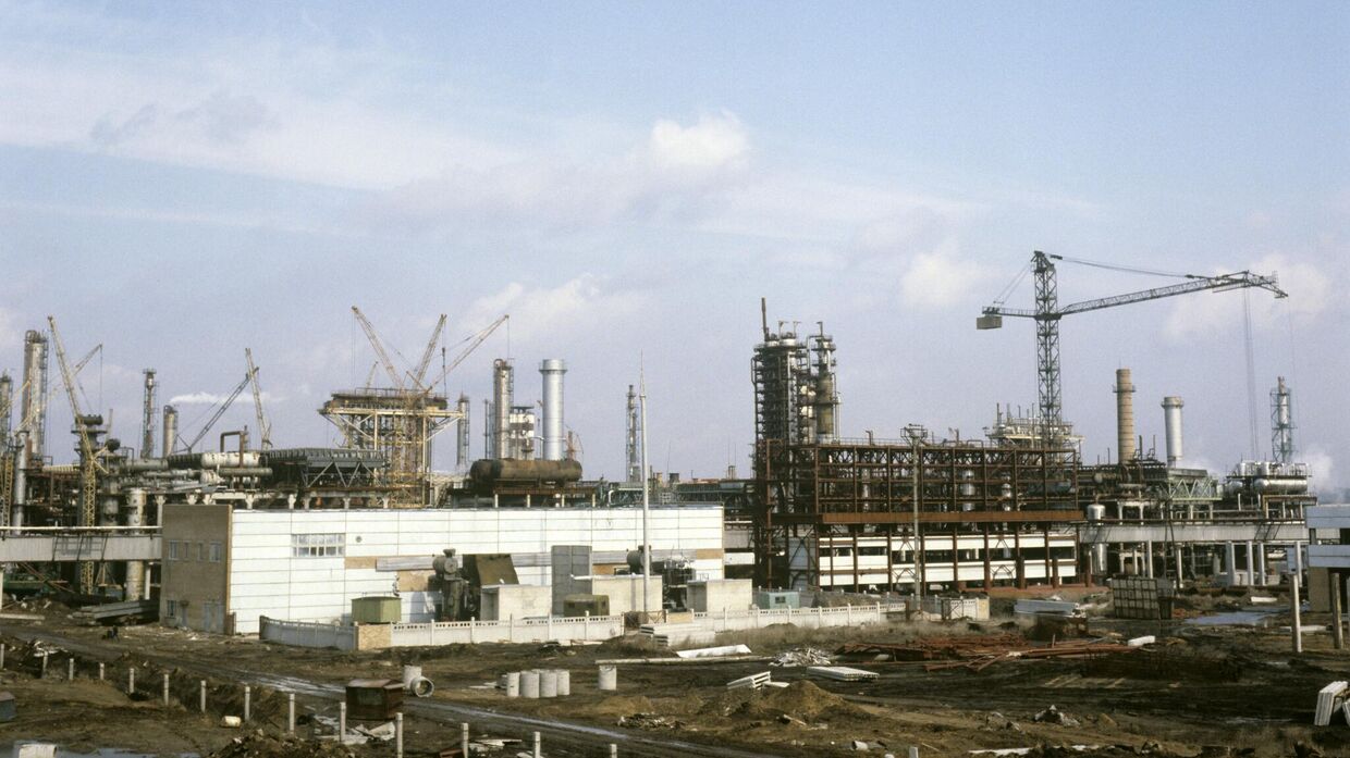 Тольяттинский азотный завод, поставляющий жидкий аммиак для аммиакопровода Тольятти-0десса.