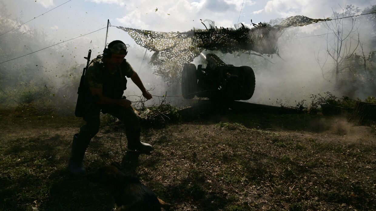 Артиллерия 2-го армейского корпуса Южной группировки войск ведет огонь агитационными снарядами по позициям ВСУ