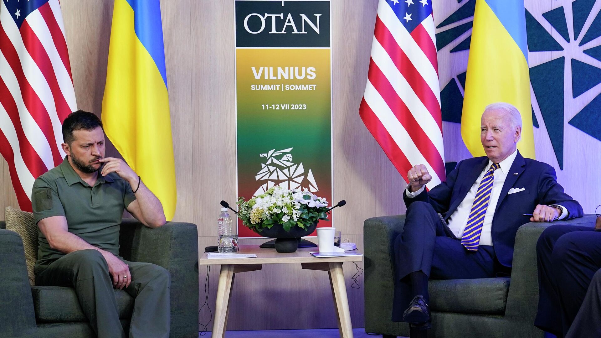 Президент США Джо Байден и президент Украины Владимир Зеленский на саммите НАТО в Вильнюсе - ИноСМИ, 1920, 20.07.2023