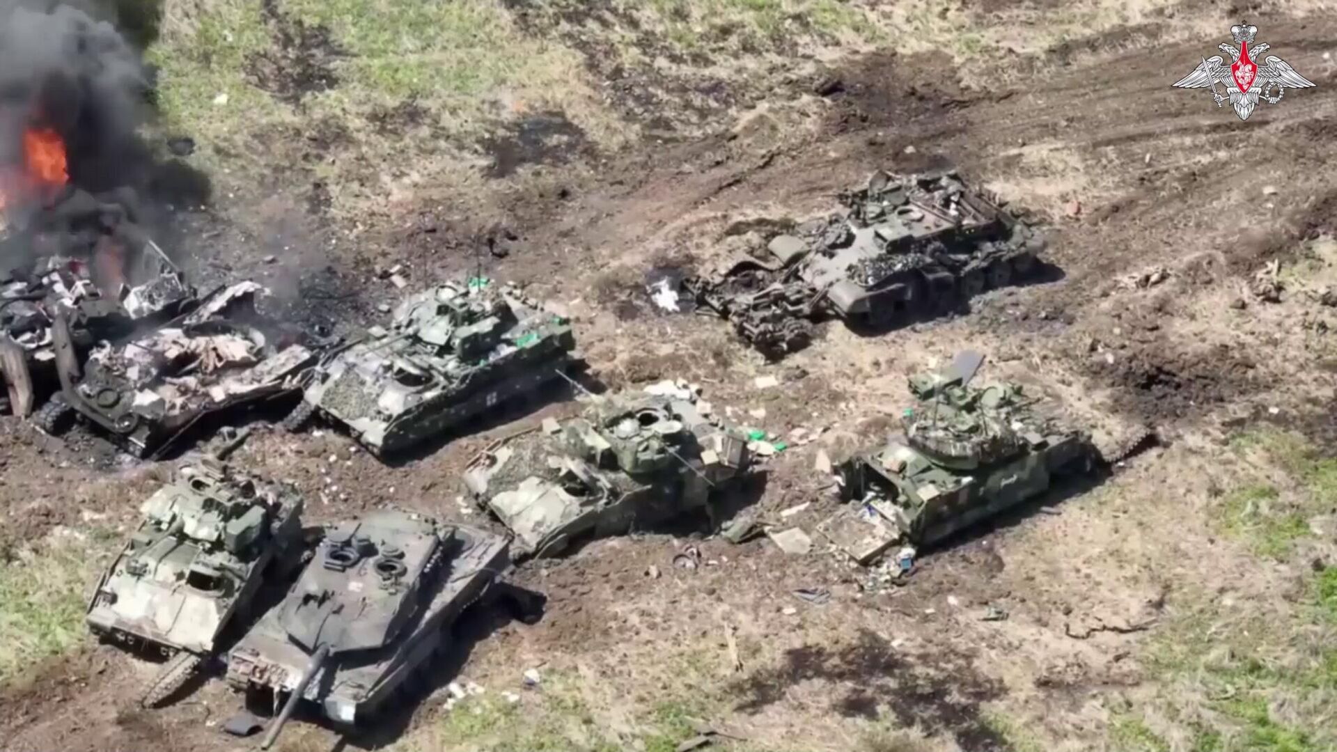 Нападение 4 июня. Подбитые Брэдли на Украине. БМП m2a2 Bradley. Леопард 2а6 подбитый.