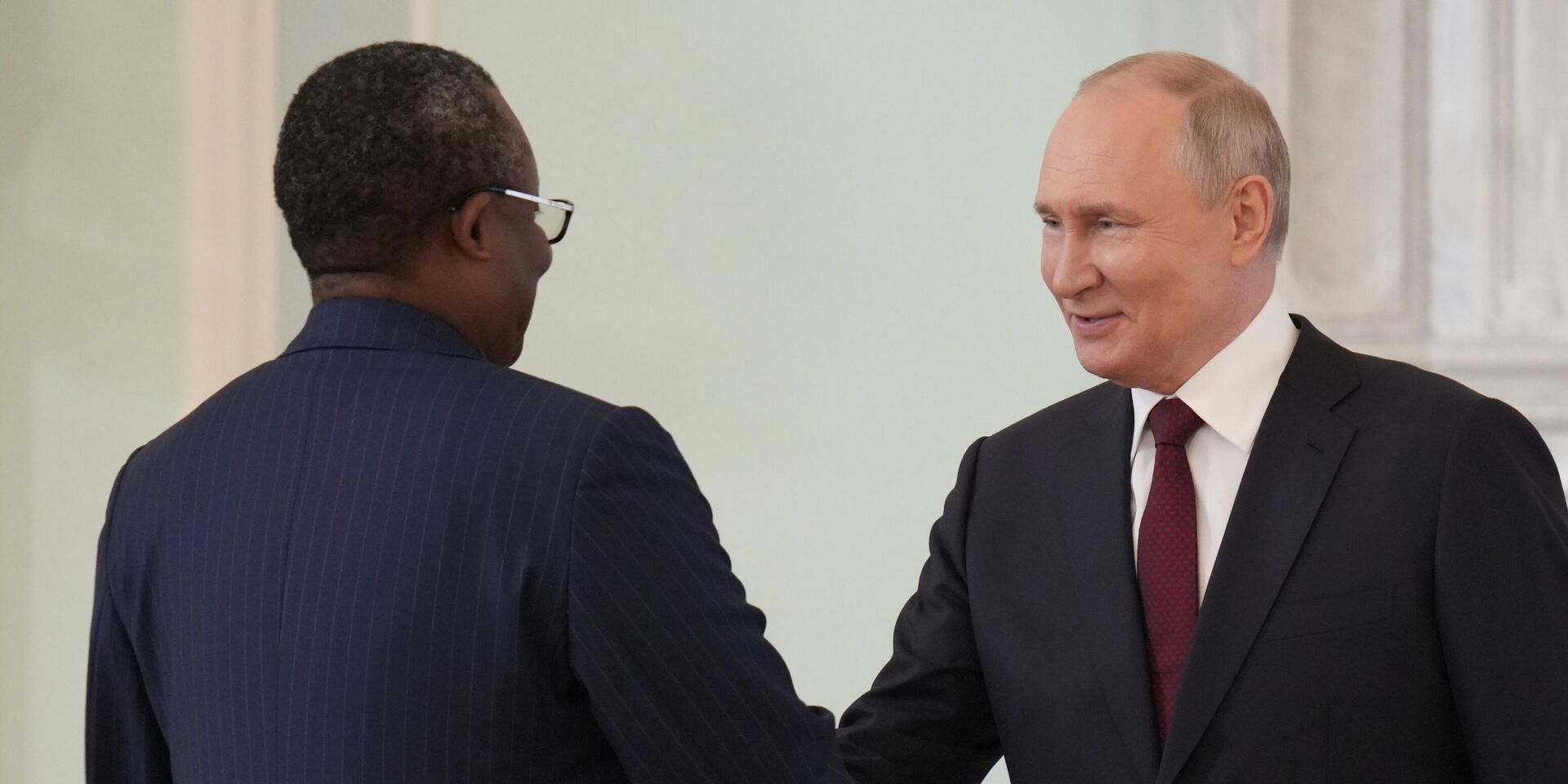 Беседа президента РФ В. Путина с президентом Республики Гвинея-Бисау У. Эмбало - ИноСМИ, 1920, 29.07.2023