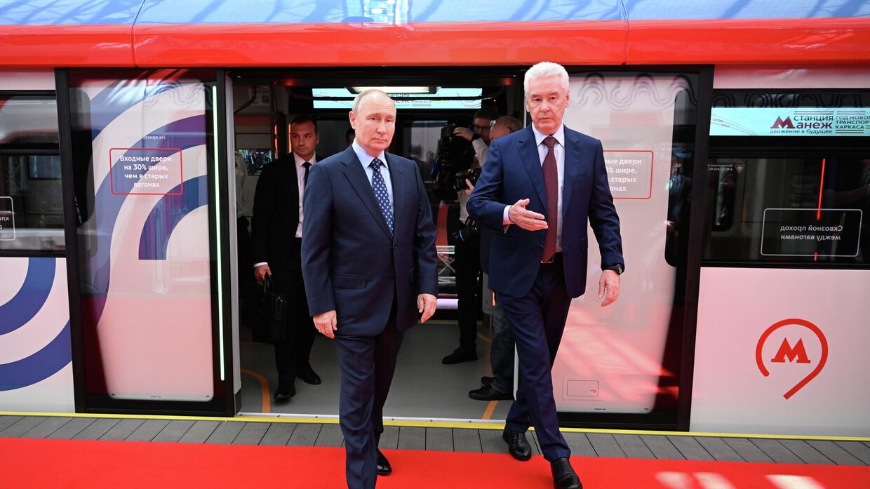 Президент РФ В. Путин принял участие в церемонии запуска пассажирского движения по МЦД-3