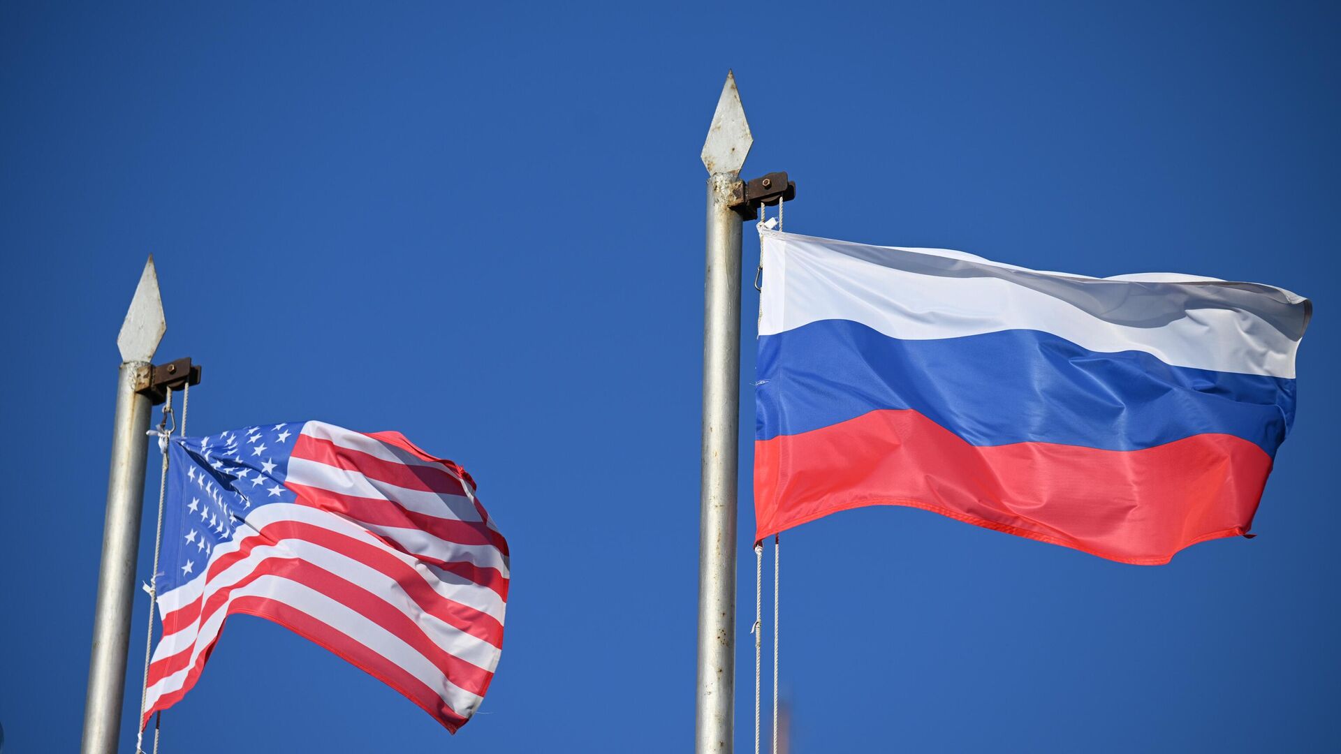 Флаги России и США - ИноСМИ, 1920, 15.11.2023