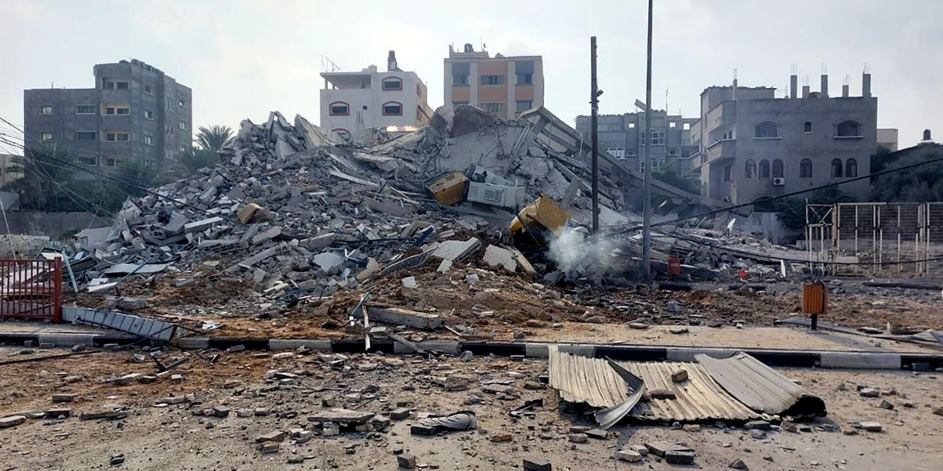 Обострение палестино-израильского конфликта. Обломки зданий, разрушенных в результате ракетных ударов ВС Израиля по Газе - ИноСМИ, 1920, 10.10.2023