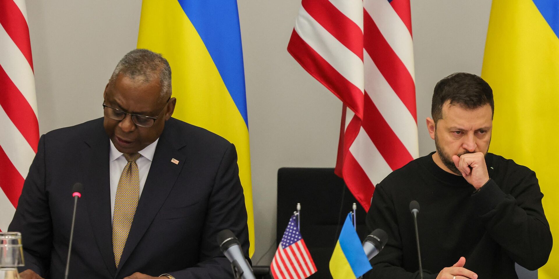 Министр обороны США Ллойд Остин и президент Украины Владимир Зеленский в Брюсселе, 11 октября 2023 года - ИноСМИ, 1920, 12.10.2023