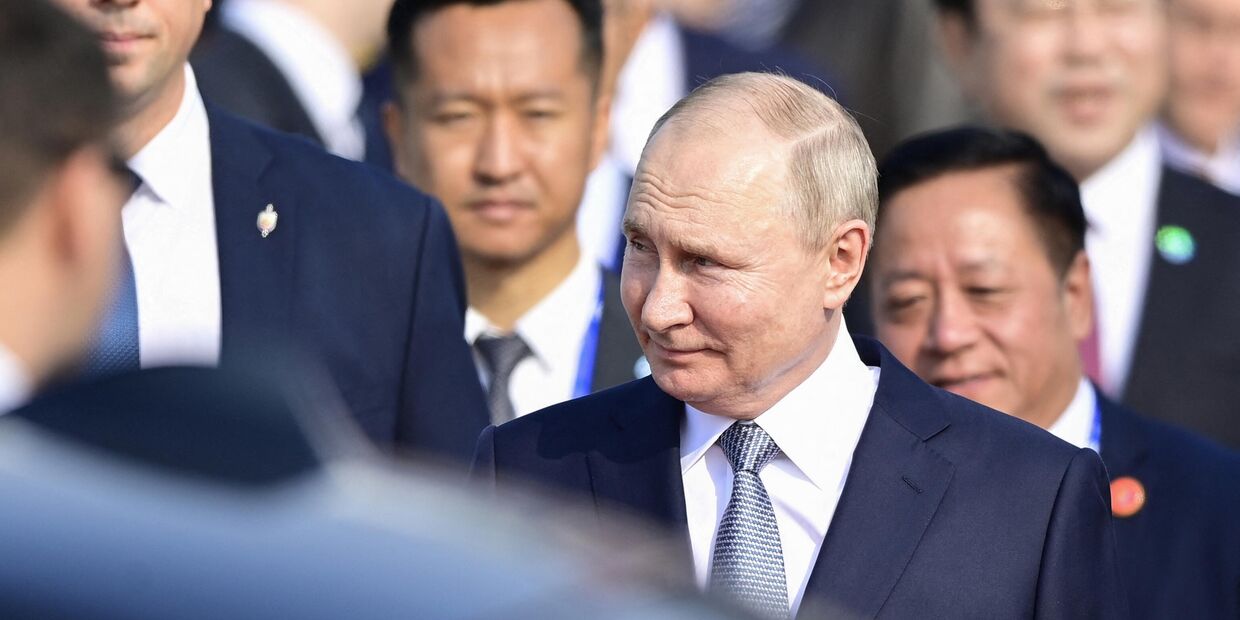 17 октября 2023. Президент РФ Владимир Путин на церемонии встречи в международному аэропорту Шоуду в Пекине.