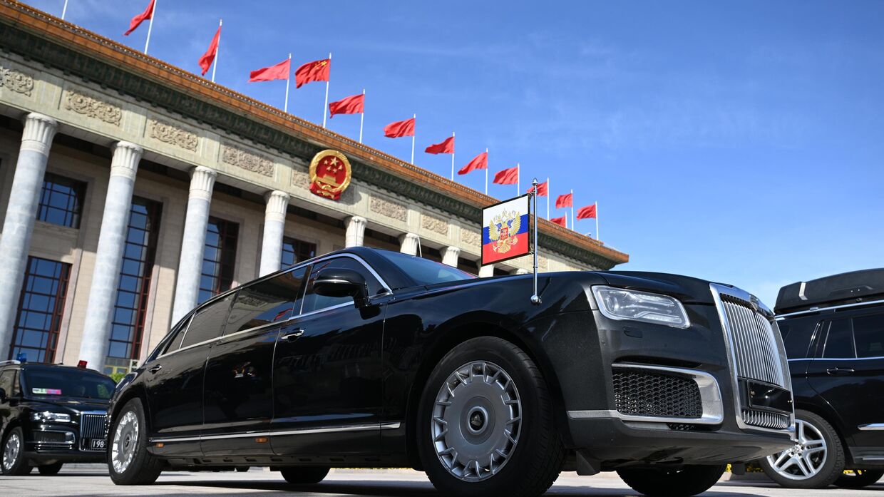 Визит президента РФ В. Путина в Китай для участия в мероприятиях третьего Международного форума Один пояс, один путь. День второй