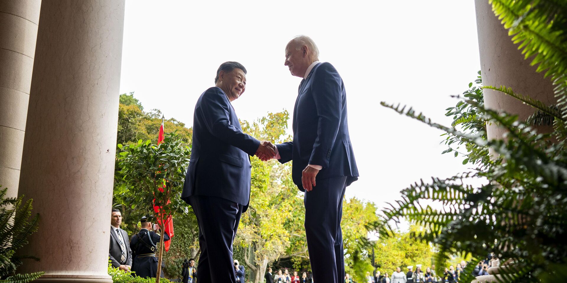 Президент Джо Байден и председатель КНР Си Цзиньпин в Вудсайде, Калифорния.  15 ноября 2023 - ИноСМИ, 1920, 12.12.2023
