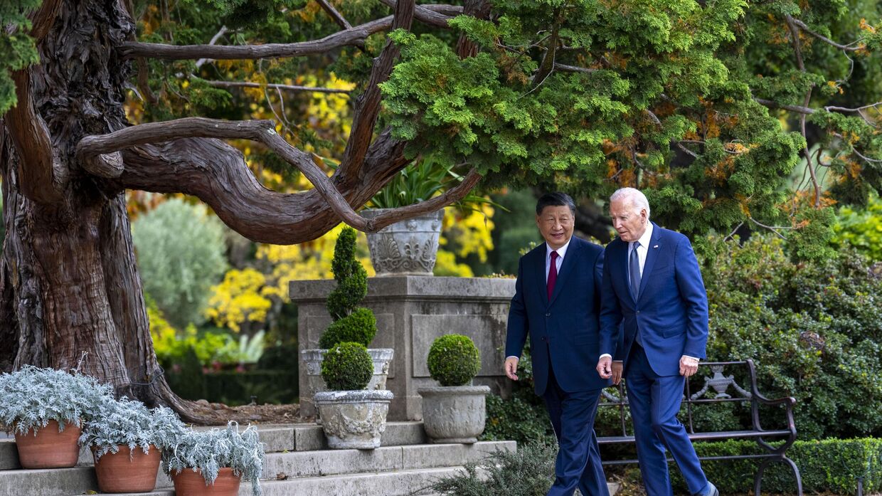 Президент Джо Байден и председатель КНР Си Цзиньпин в Вудсайде, Калифорния. 15 ноября 2023