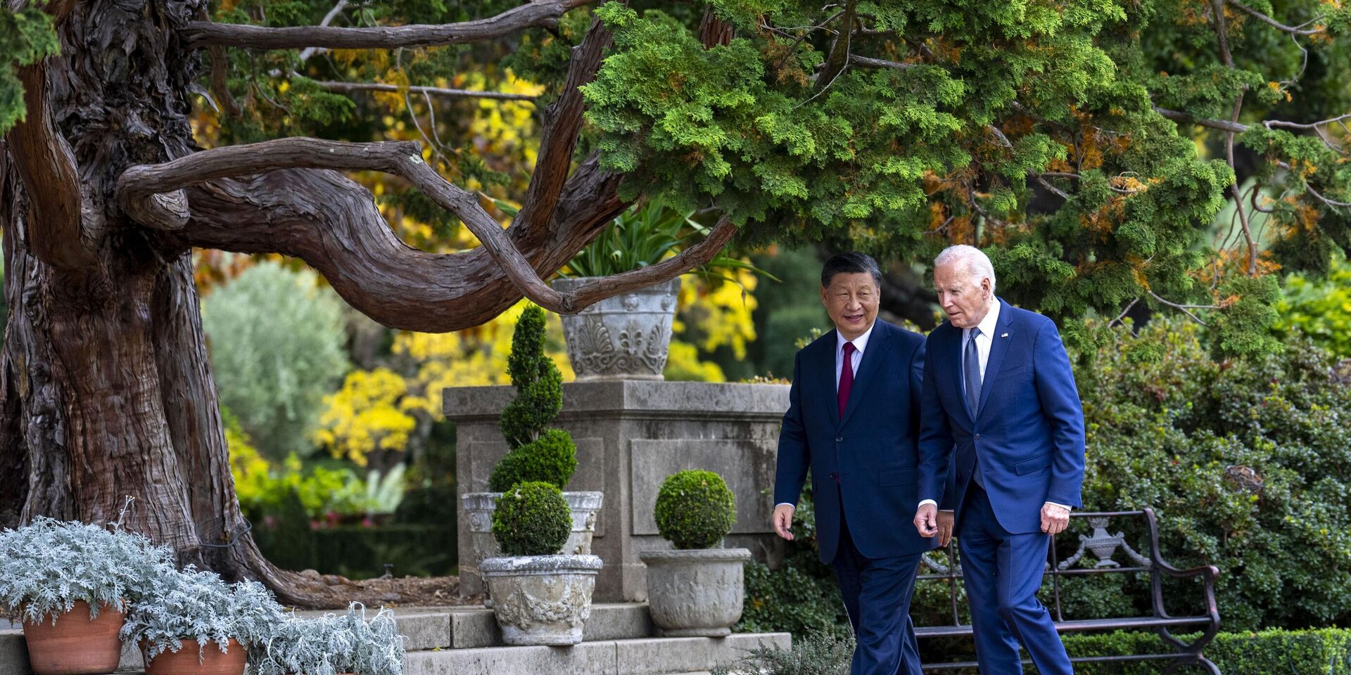 Президент Джо Байден и председатель КНР Си Цзиньпин в Вудсайде, Калифорния. 15 ноября 2023 - ИноСМИ, 1920, 22.11.2023