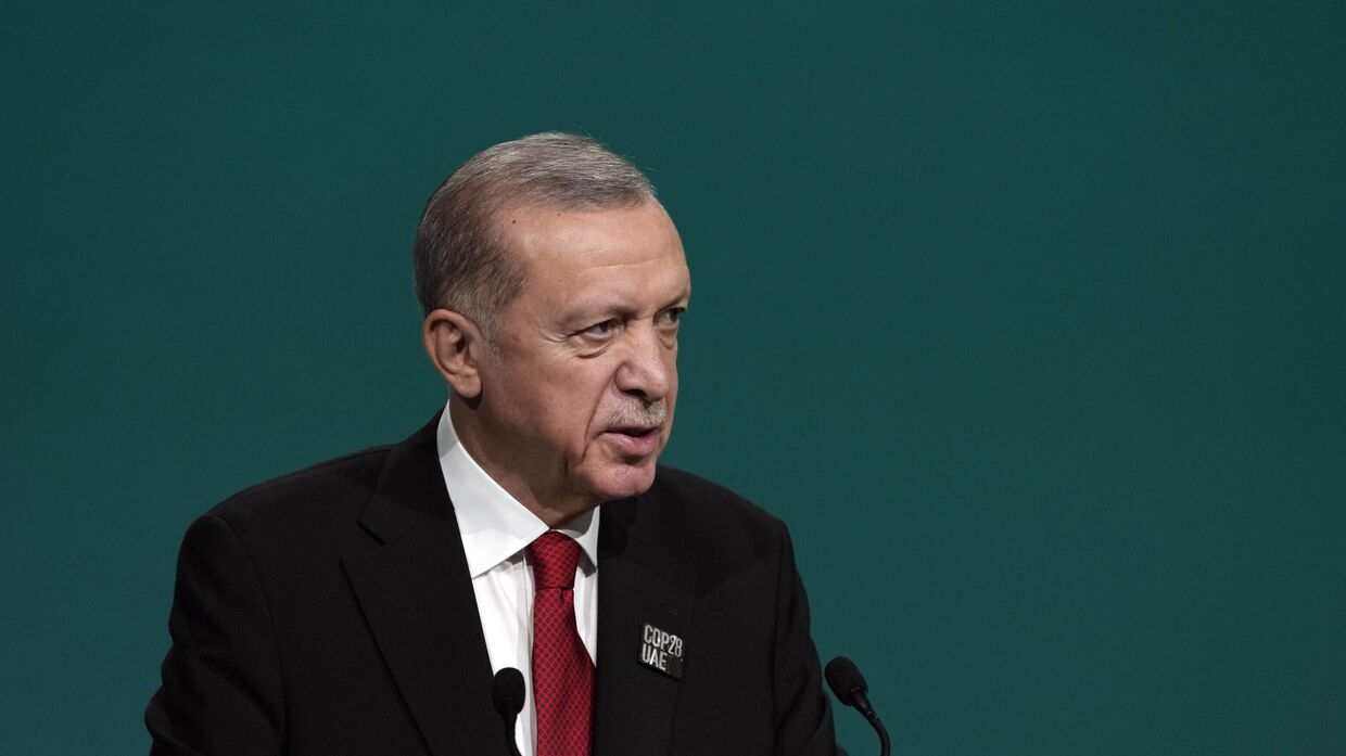 Президент Турции Реджеп Тайип Эрдоган выступает на пленарном заседании Климатического саммита ООН COP28 в пятницу, 1 декабря 2023 года, в Дубае, Объединенные Арабские Эмираты.