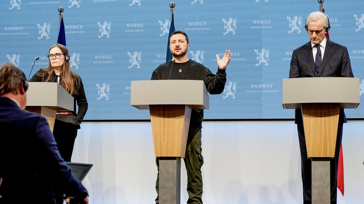Премьер-министр Исландии Катринн Якобсдоттир, президент Украины Владимир Зеленский и премьер-министр Норвегии Йонас Гар Стор на пресс-конференции в Осло 13 декабря 2023 года