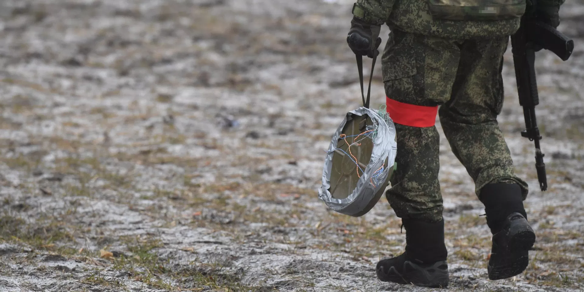 Уничтожение самодельных взрывных устройств военной полицией в Запорожской области Уничтожение самодельных взрывных устройств военной полицией в Запорожской области - ИноСМИ, 1920, 11.01.2024