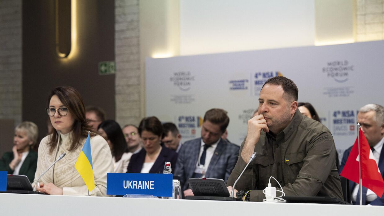 Руководитель офиса президента Украины Андрей Ермак на заседании советников национальной безопасности по формуле мира для Украины в Давосе