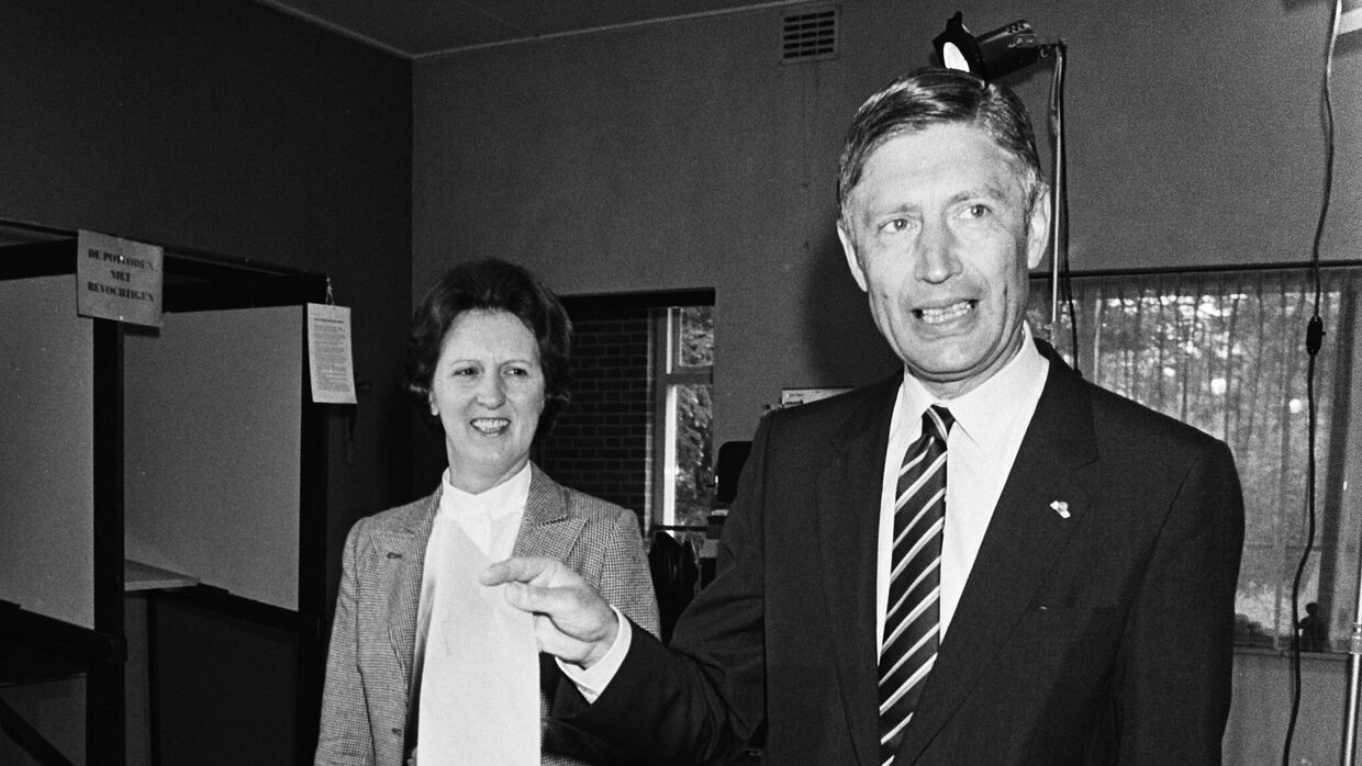 Бывший премьер-министр Нидерландов Дрис ван Агт и его жена Эугения