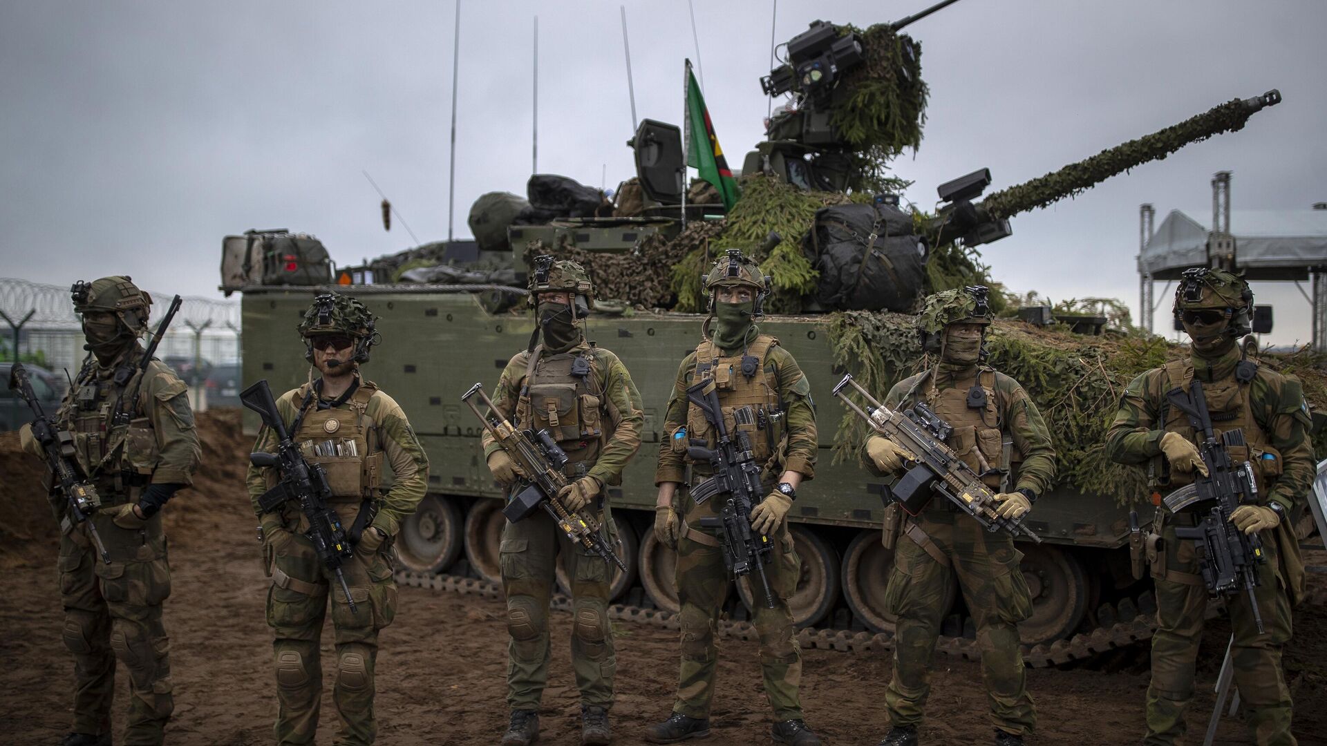 Солдаты Армии Норвегии принимают участие в военных учениях НАТО Железный волк 2022-II (Iron Wolf 2022-II) на полигоне в Пабраде, к северу от столицы Литвы Вильнюса - ИноСМИ, 1920, 05.05.2024