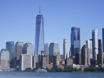 Вид на Нью-Йорк со стороны реки Гудзон Вид на Нью-Йорк со стороны реки Гудзон