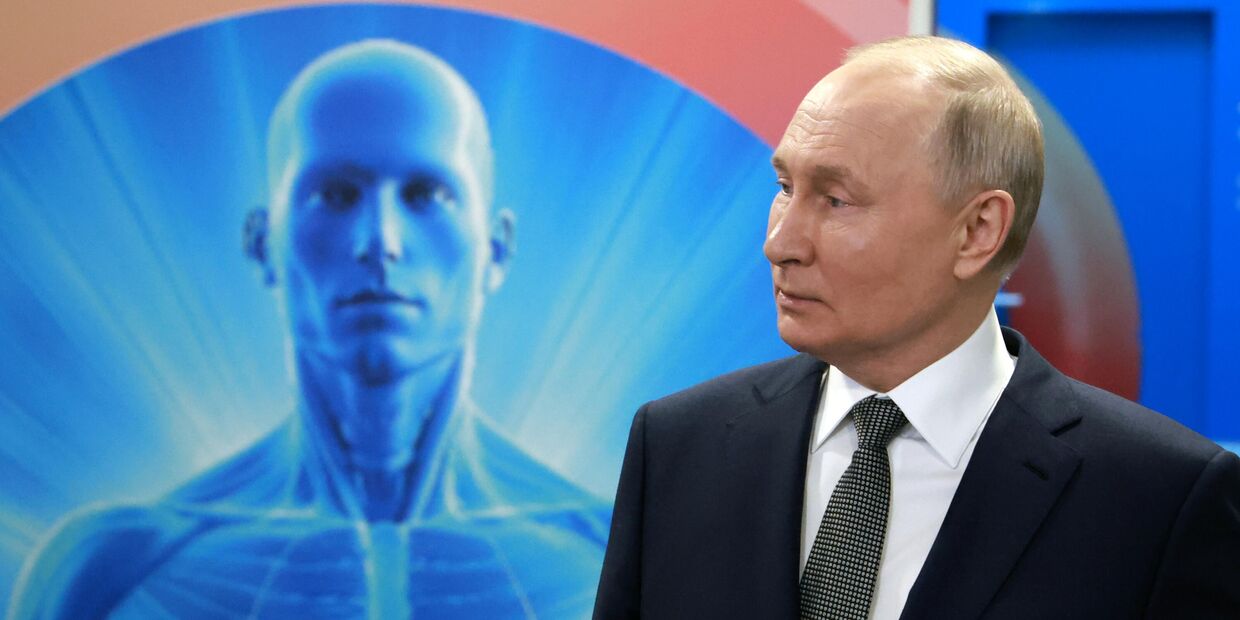 Президент РФ Владимир Путин посетил ГБУЗ Научно-практический клинический центр диагностики и телемедицинских технологий