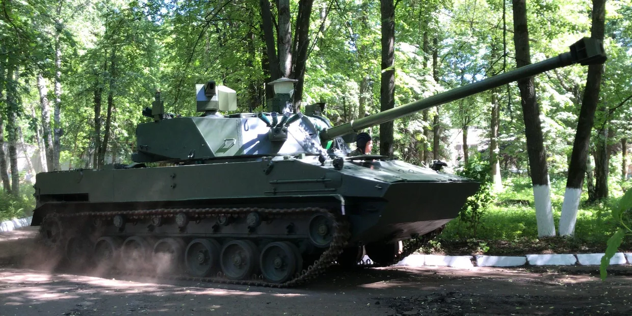 Новейшее самоходное орудие Лотос представлено в Подмосковье
