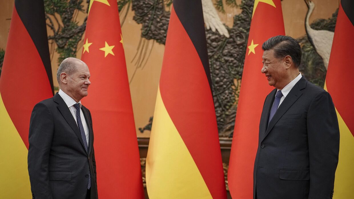 Председатель КНР Си Цзиньпин и канцлер Германии Олаф Шольц во время встречи в Пекине. 4 ноября 2022 года