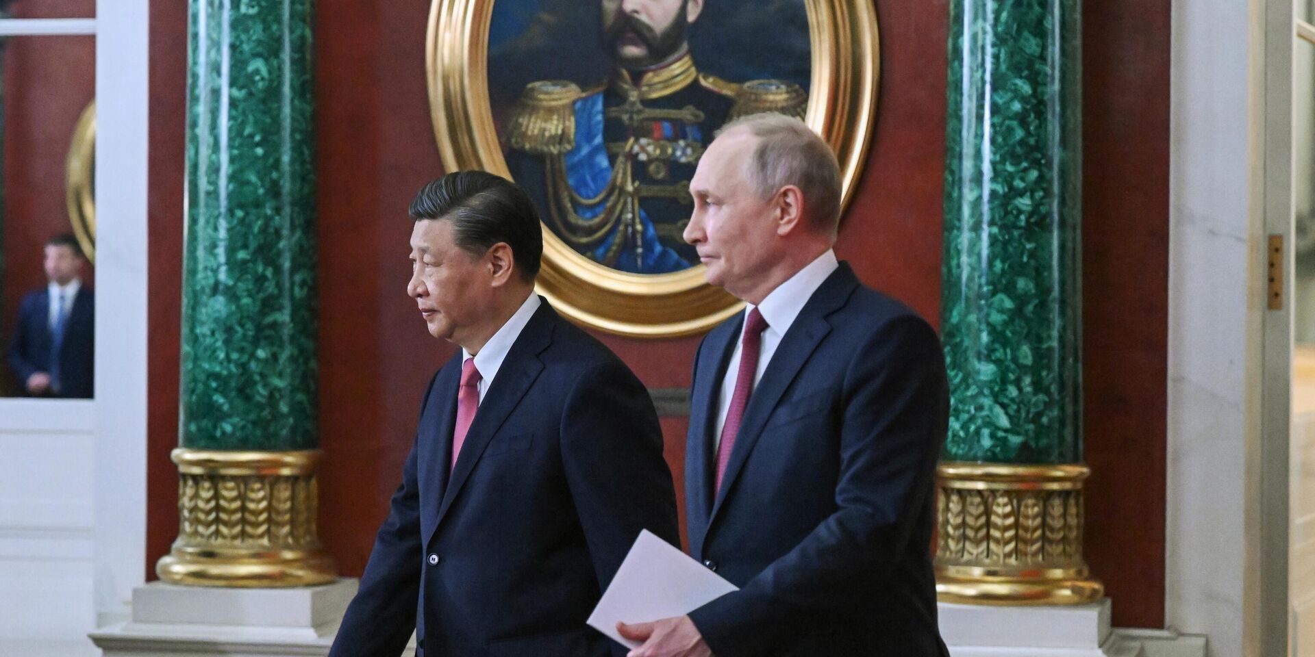 Россия и Китай отказываются от доллара: Москва анонсирует новые торговые коридоры