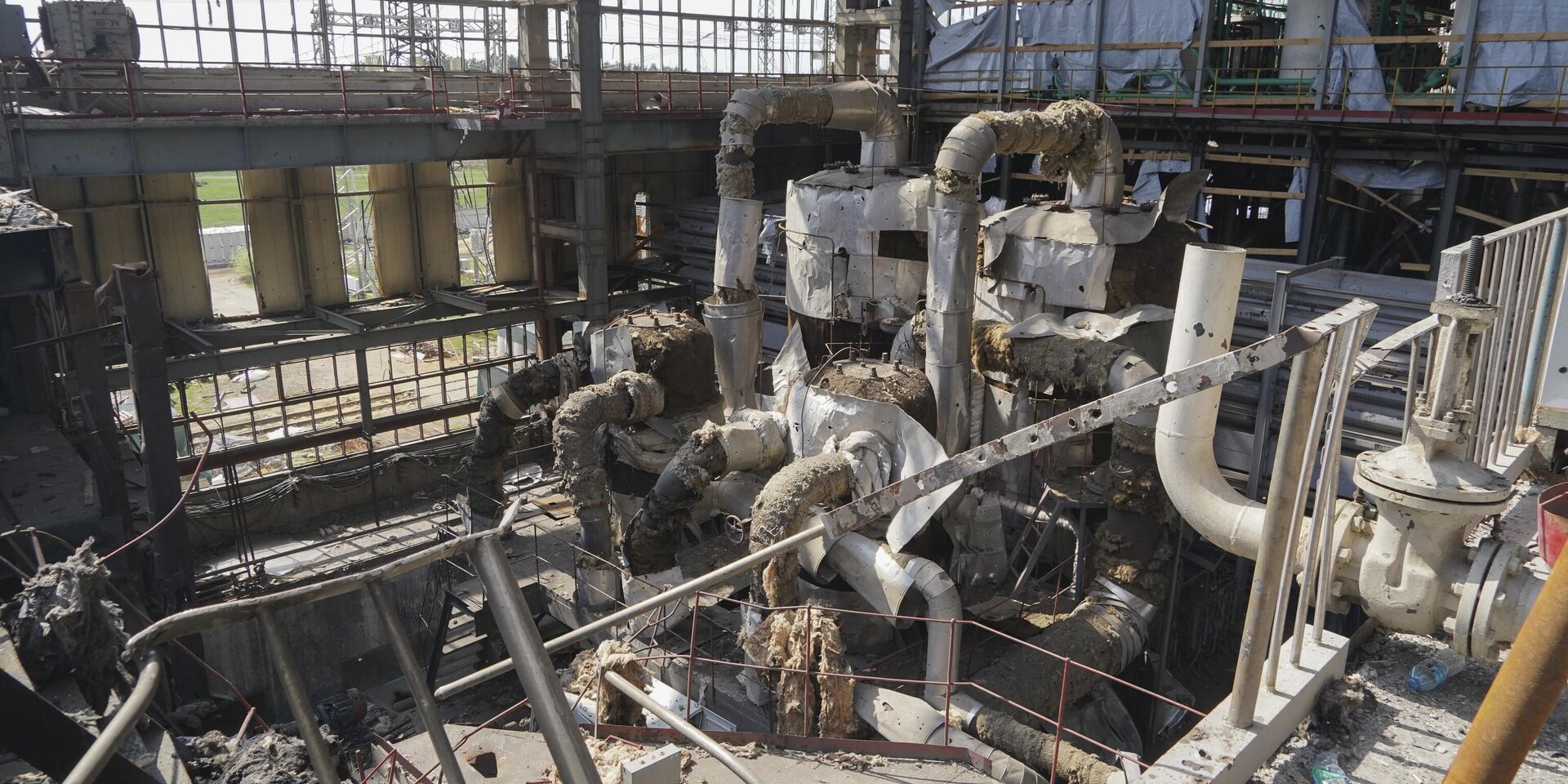 Тепловая электростанция недалеко от Харькова, одна из крупнейших на Украине, была разрушена ударом российских ракет - ИноСМИ, 1920, 13.05.2024