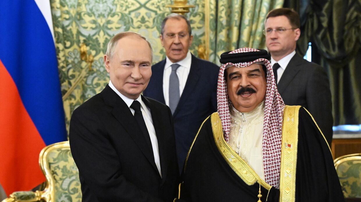 Президент Владимир Путин встретился с королем Бахрейна Хамадом Бен Исой Аль Халифой