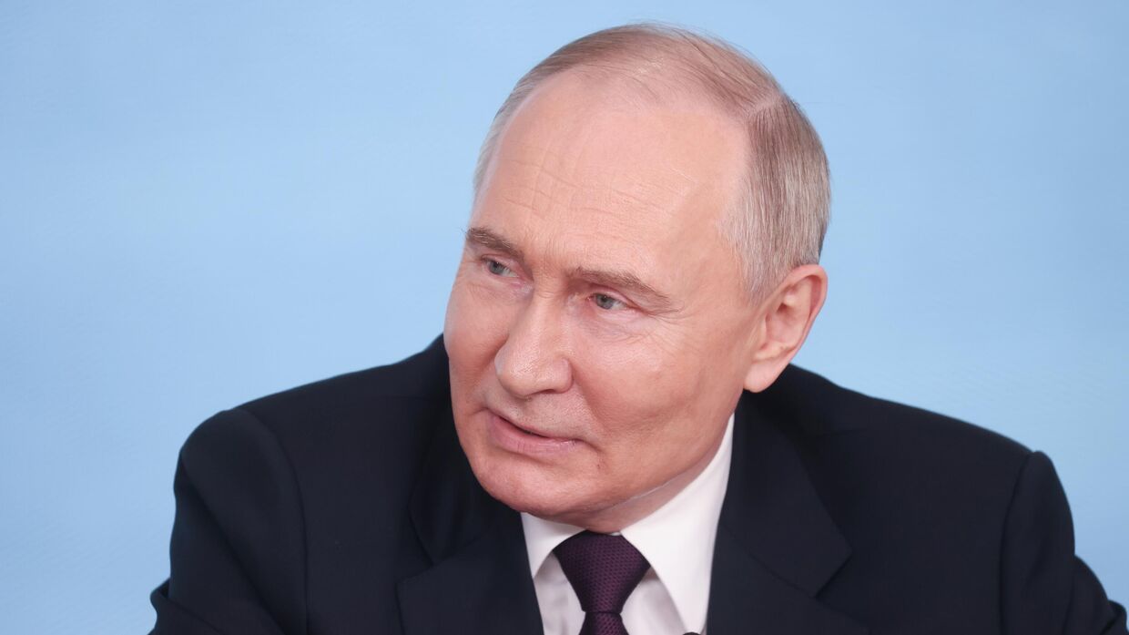 Рабочая поездка президента Владимира Путина в Санкт-Петербург