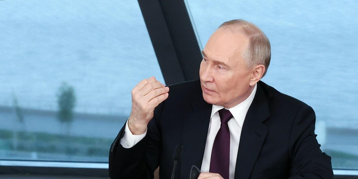 Рабочая поездка президента Владимира Путина в Санкт-Петербург