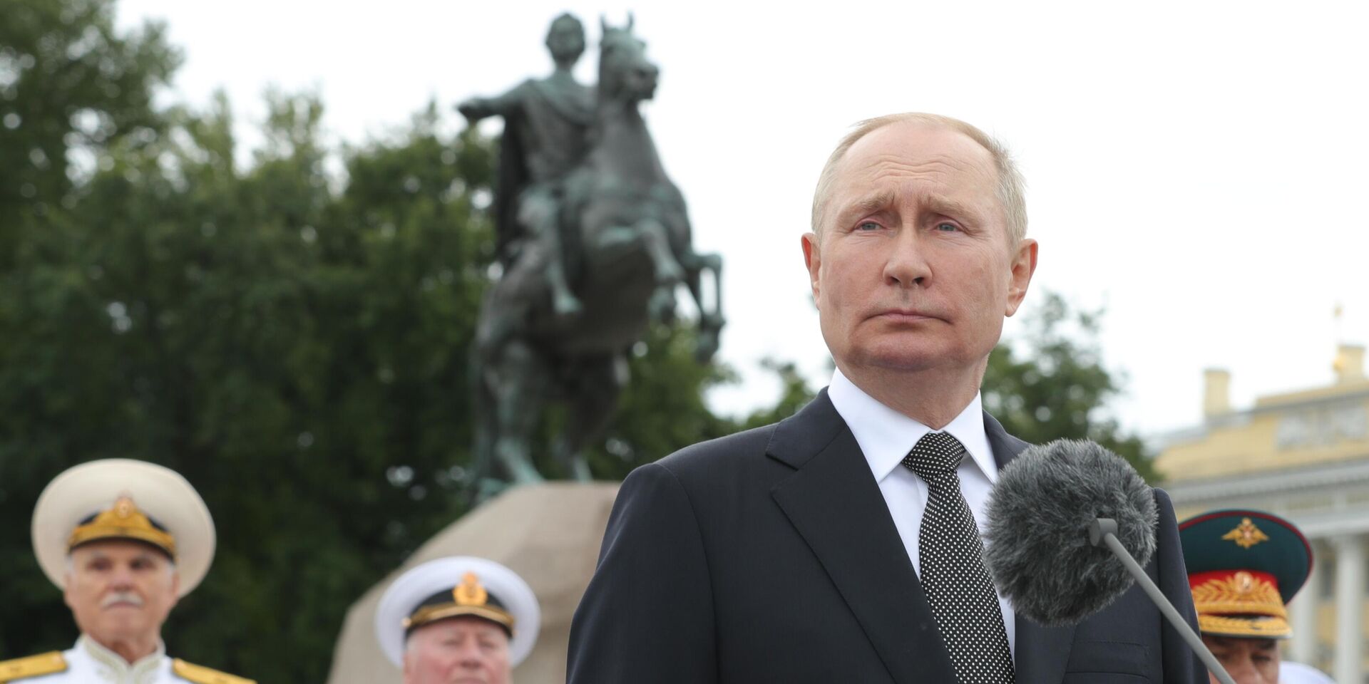 Президент РФ В. Путин принял Главный военно-морской парад 31 июля 2022 года - ИноСМИ, 1920, 24.06.2024