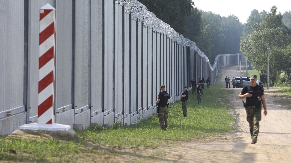 Польские погрпничники патрулируют границу с Белоруссией