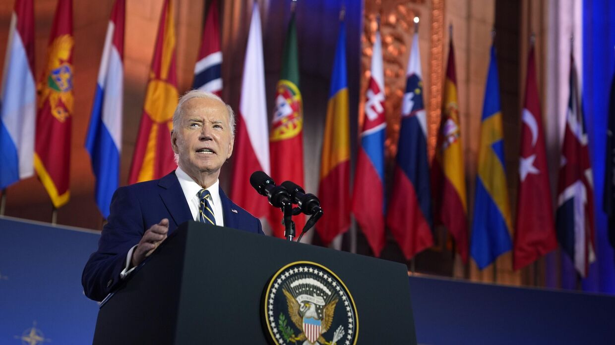 Президент Джо Байден выступает с речью по случаю 75-й годовщины НАТО в Аудитории Эндрю У. Меллона во вторник, 9 июля 2024 года, в Вашингтоне