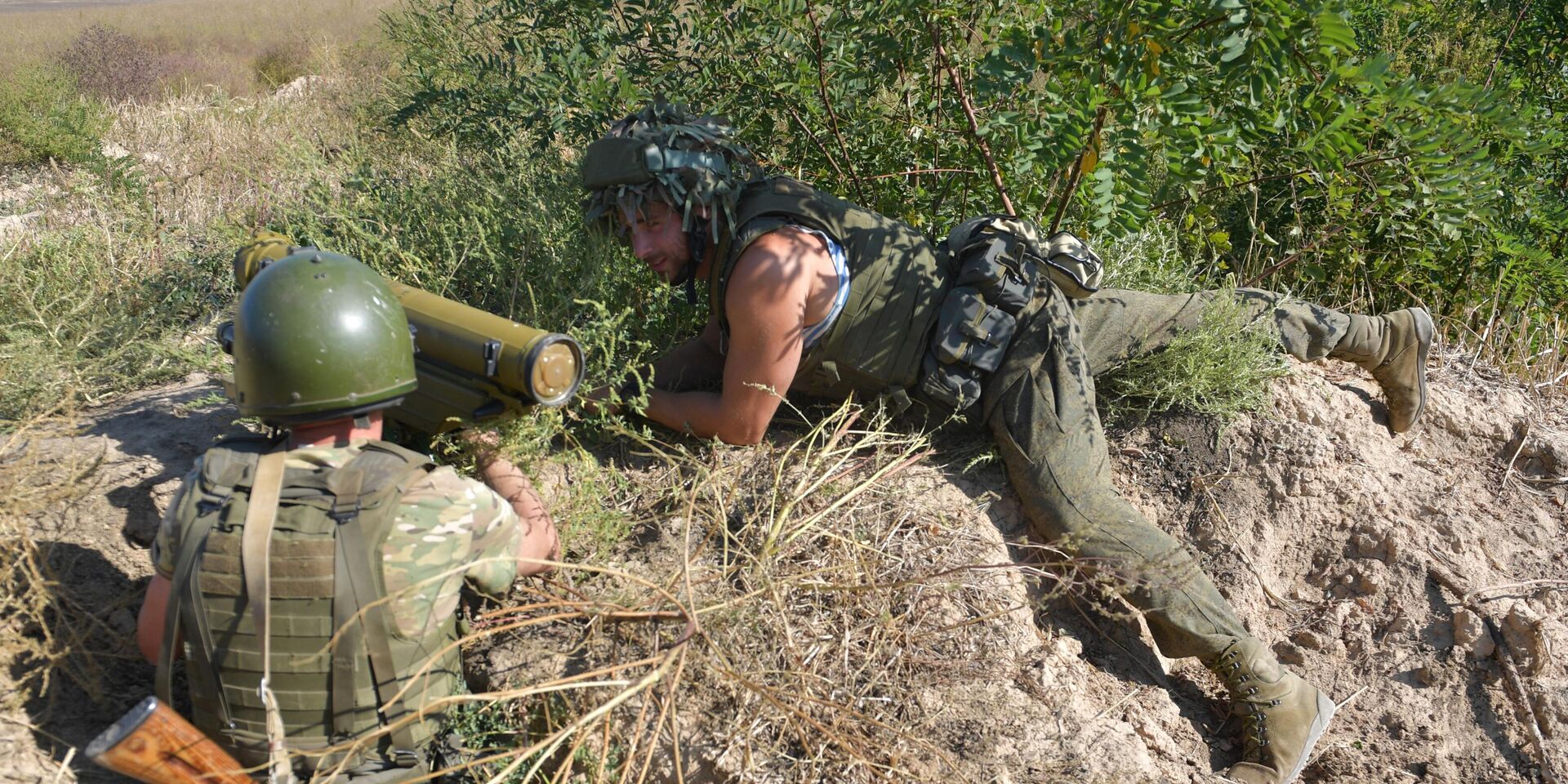 Позиции военнослужащих мотострелкового полка в Запорожской области - ИноСМИ, 1920, 15.08.2024