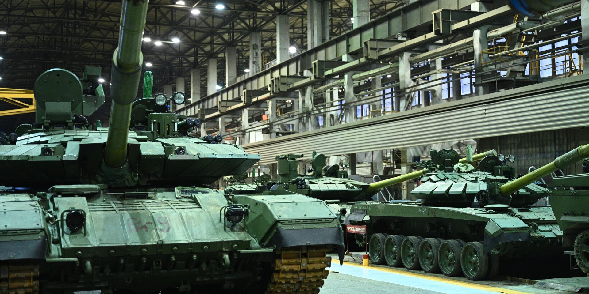 Производство танков Т-72 и Т-90 на Уралвагонзаводе - ИноСМИ, 1920, 03.10.2025