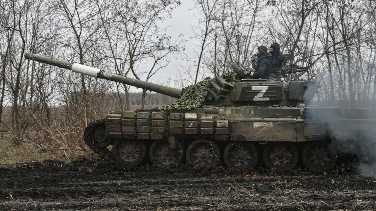 Работа танков Т-72Б в южном секторе специальной военной операции