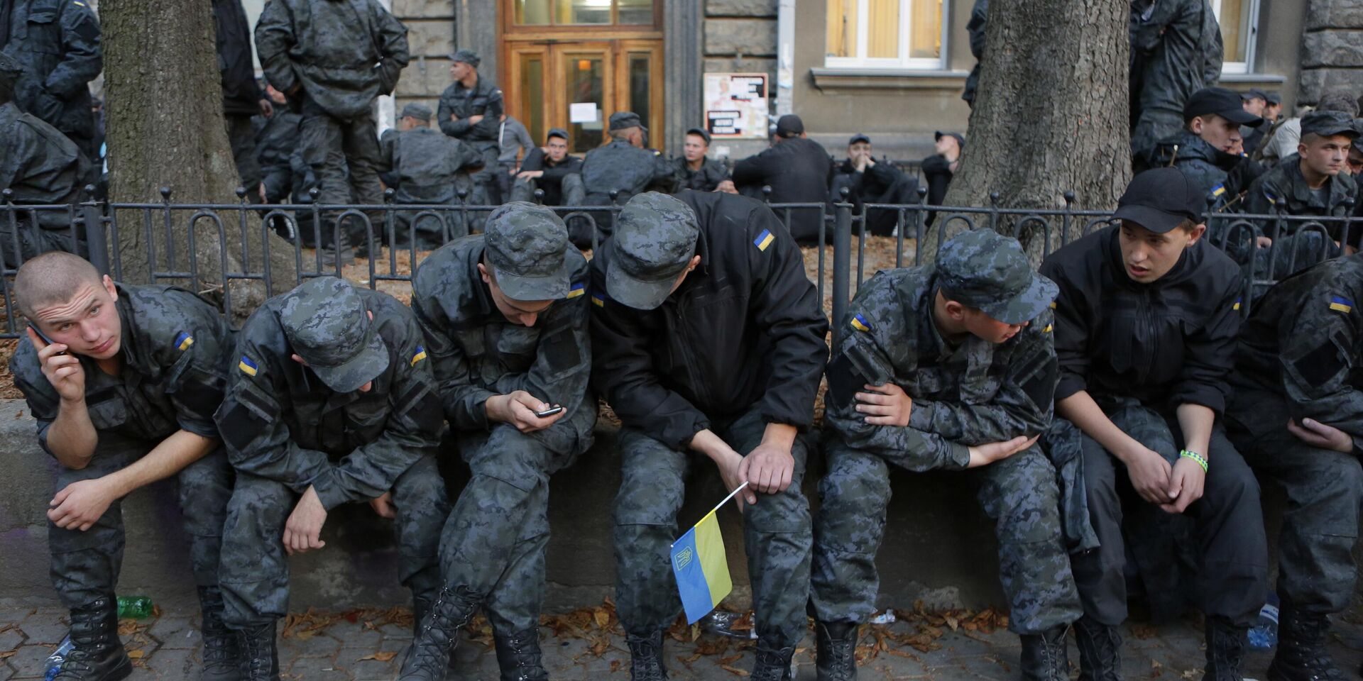 Солдаты-срочники Национальной гвардии Украины протестуют возле здания администрации президента в Киеве с требованием демобилизации - ИноСМИ, 1920, 25.10.2024