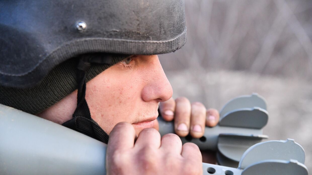 Боевые действия на левом берегу Мариуполя/ Работа минометного взвода Народной милиции ЛНР/ Бойцы Народной милиции ЛНР в освобожденном селе Крымское