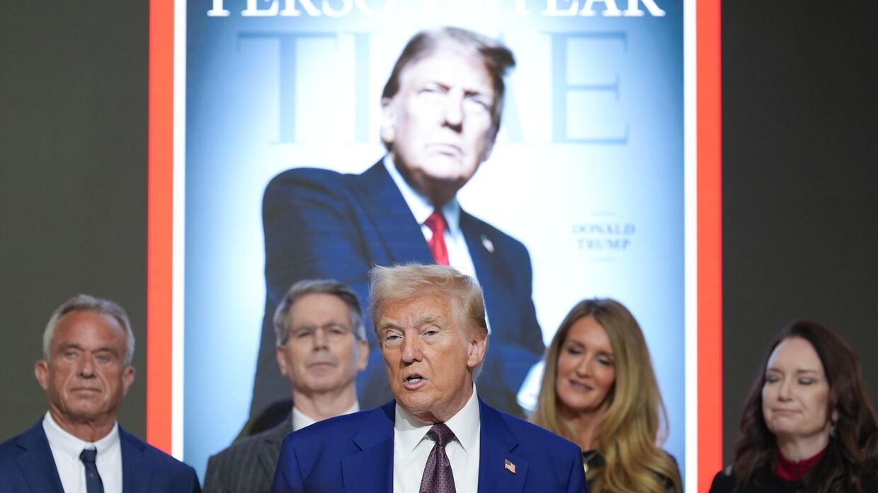 Избранный президент Дональд Трамп выступает во время церемонии вручения премии журнала Time Человек года на Нью-Йоркской фондовой бирже  12 декабря 2024 года.