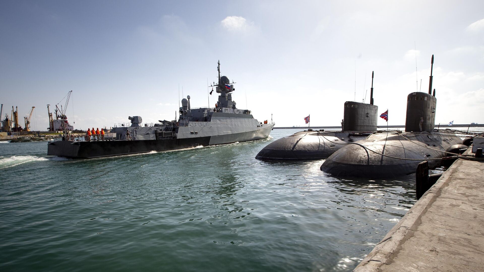 Малый ракетный корабль Великий Устюг покидает российскую военно-морскую базу в Тартусе, Сирия - ИноСМИ, 1920, 05.10.2025