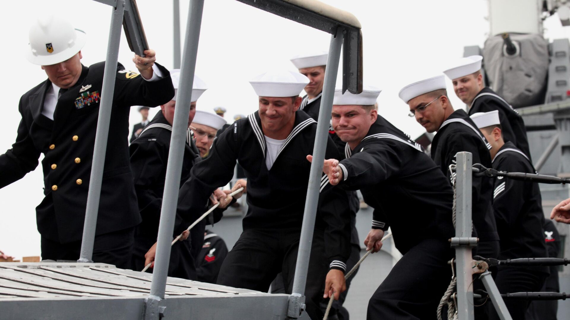 Корабль ВМС США фрегат Форд посетил главную базу ТОФ - ИноСМИ, 1920, 02.02.2025