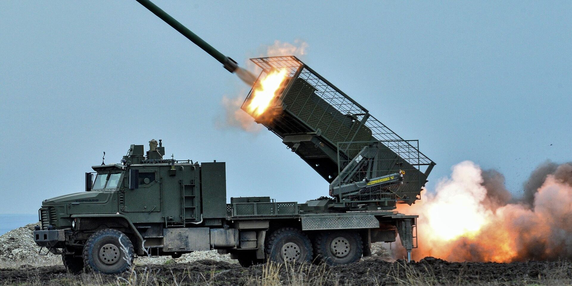 Российская вакуумная артиллерия ТОС-1 уничтожает ВСУ в прифронтовом поселке: натиск в Донбассе крепнет