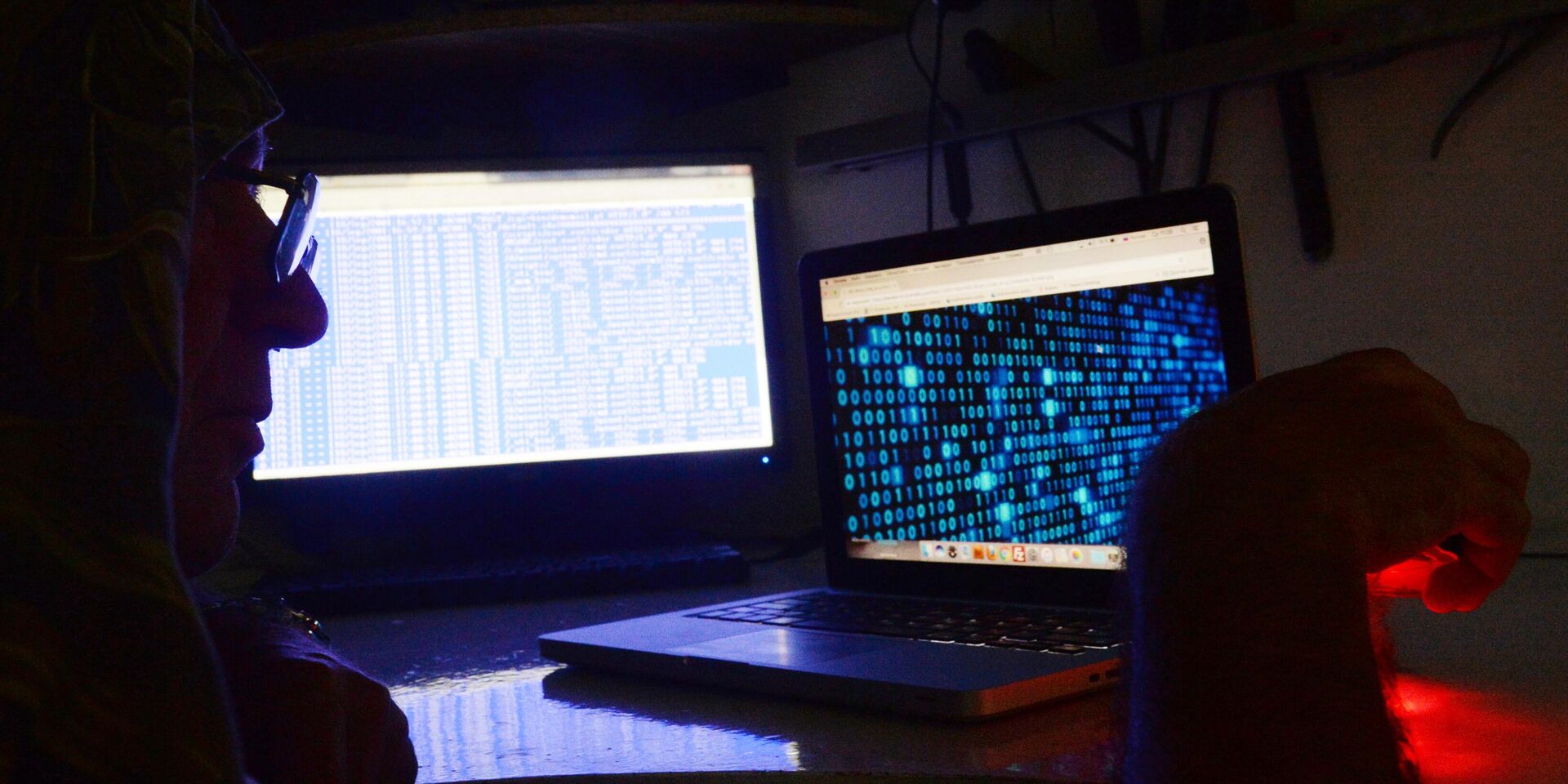 мужчина перед компьютером - ИноСМИ, 1920, 08.09.2025